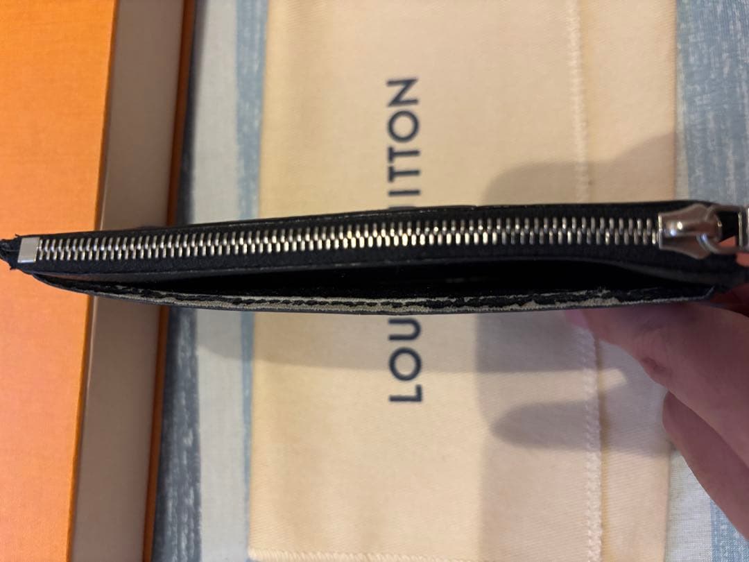 ルイヴィトンLouis Vuitton ダミエ グラフィット フラグメントケース