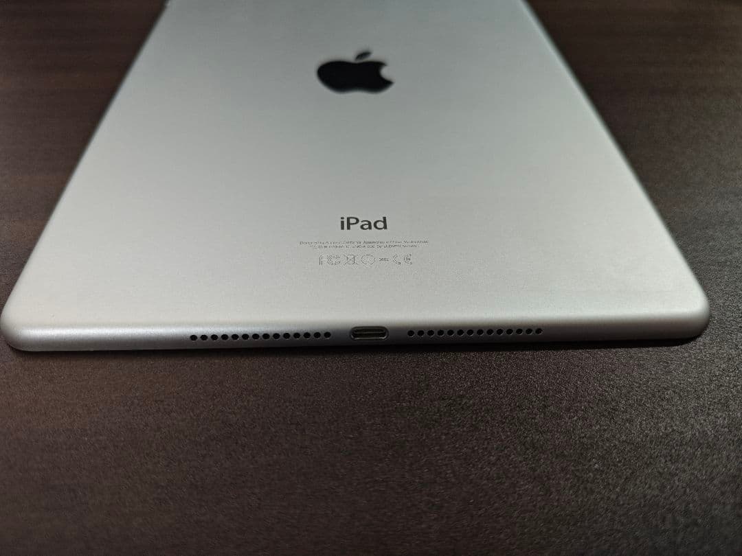 iPad Air 2 シルバー 16GB Wi-Fiモデル 本体