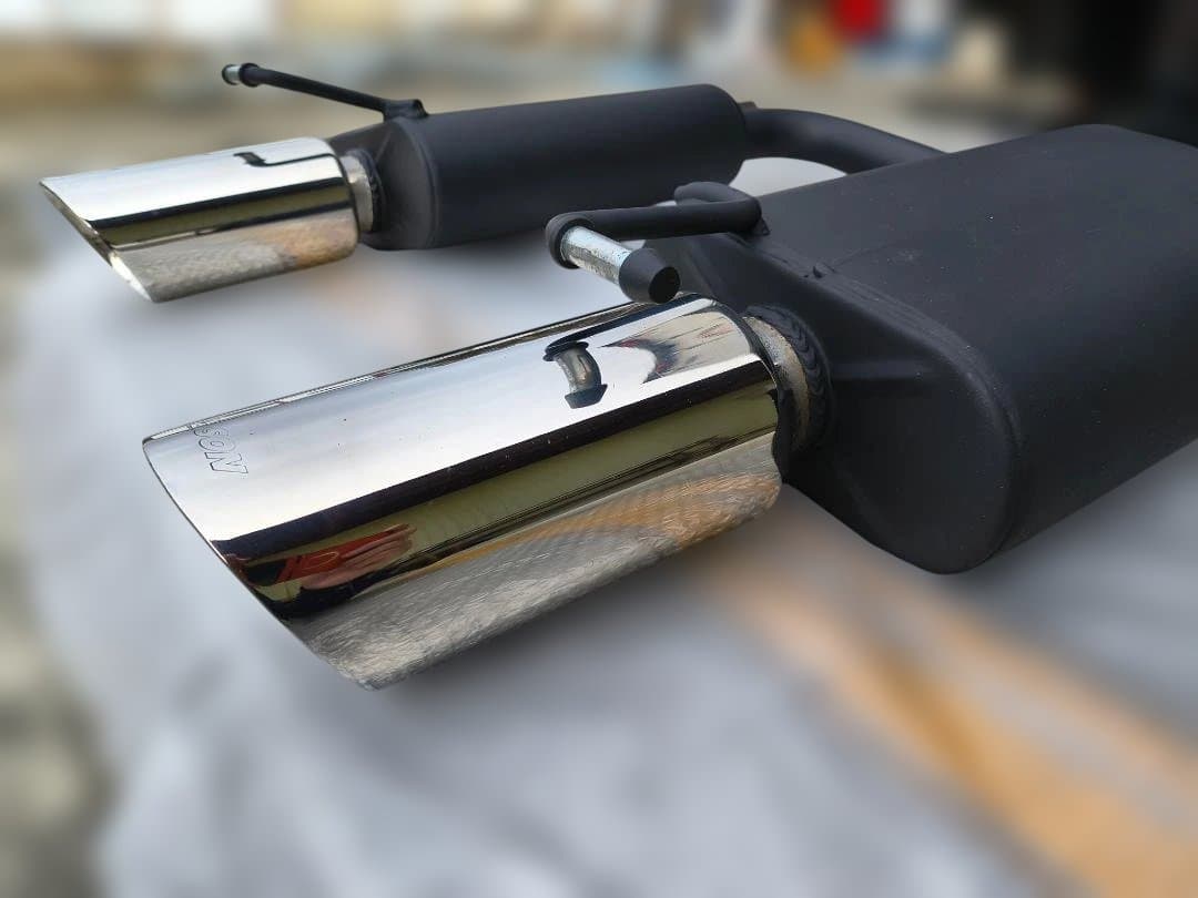 むぎ　Gibson 　左右2本出しマフラー　中古　フォードエクスプローラー