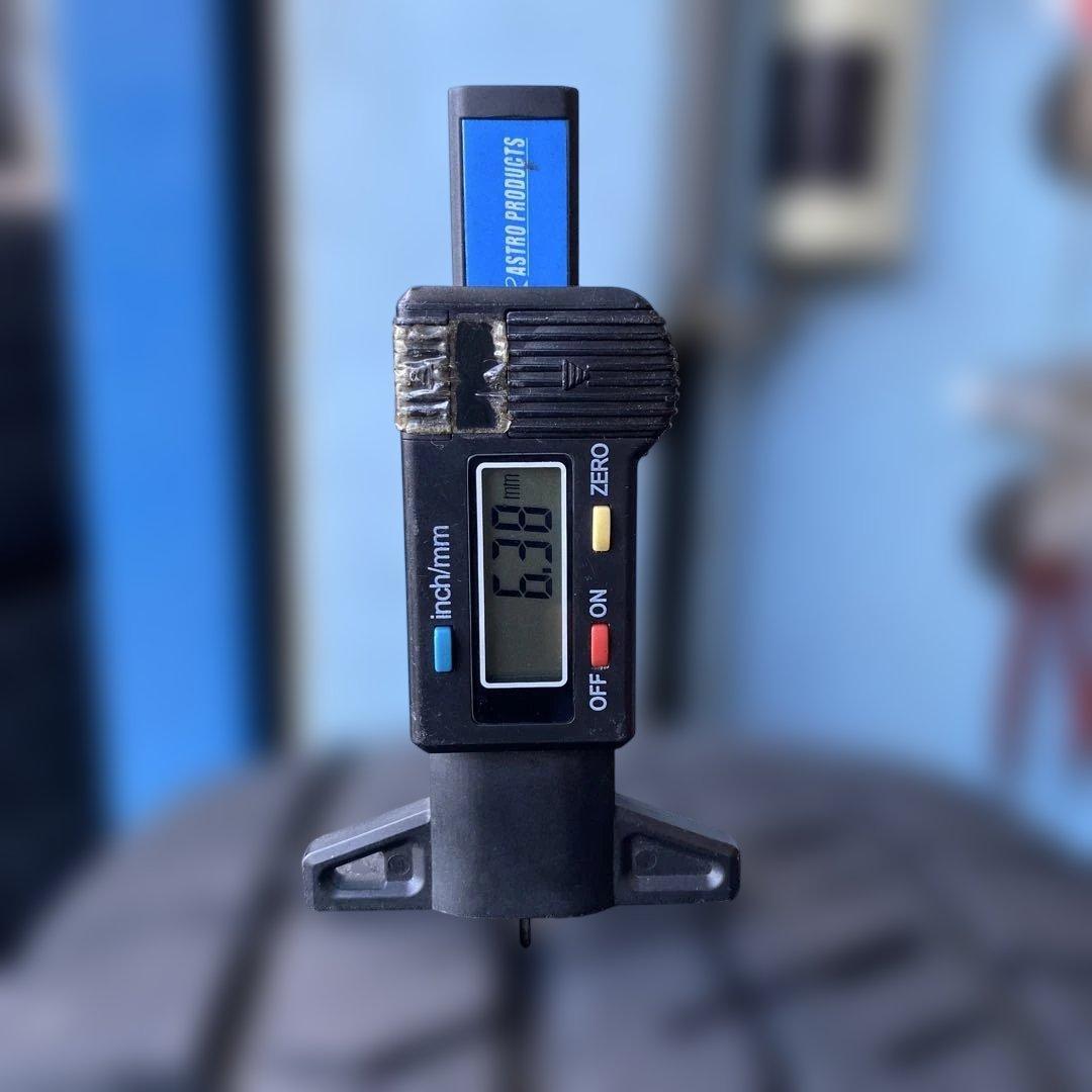 中古溝ありブリヂストンスタッドレスセット 205/65R16ヤリスクロス、セレナ