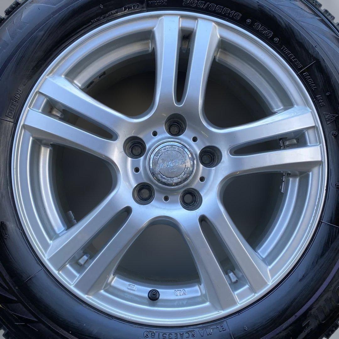 中古溝ありブリヂストンスタッドレスセット 205/65R16ヤリスクロス、セレナ