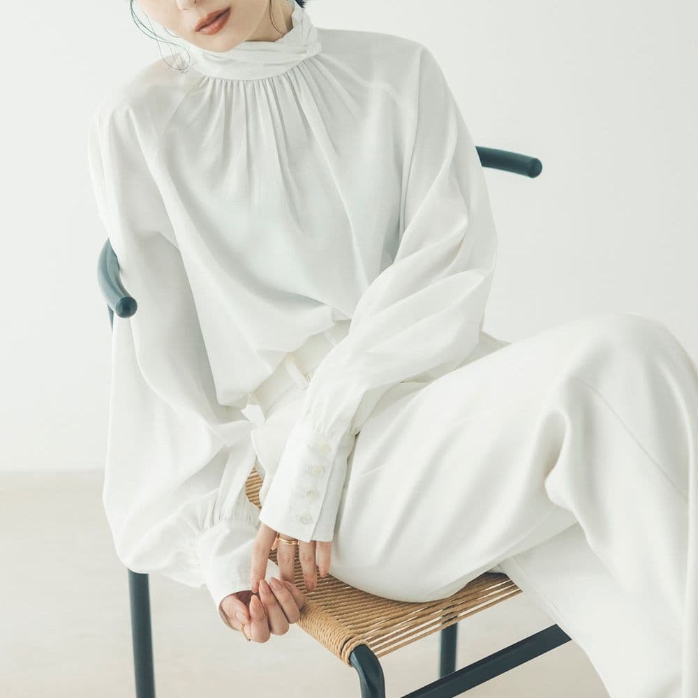 【新品】クロスネックボリュームブラウス ホワイト