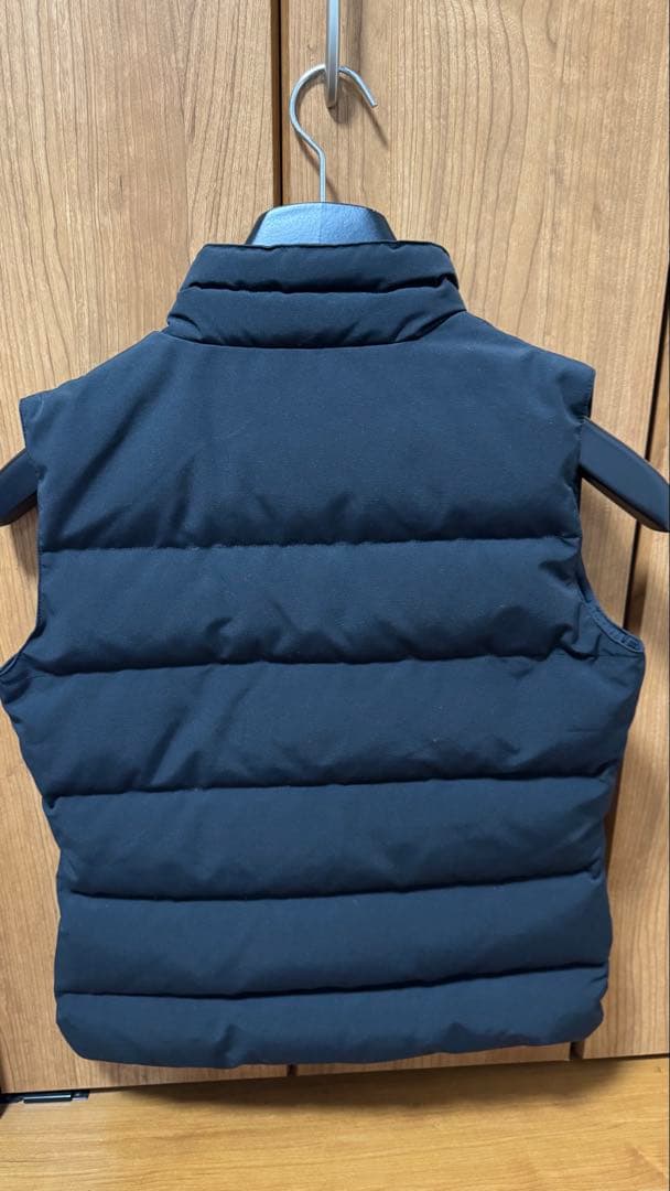 【美品】カナダグース ブラックダウンベスト S 2832L