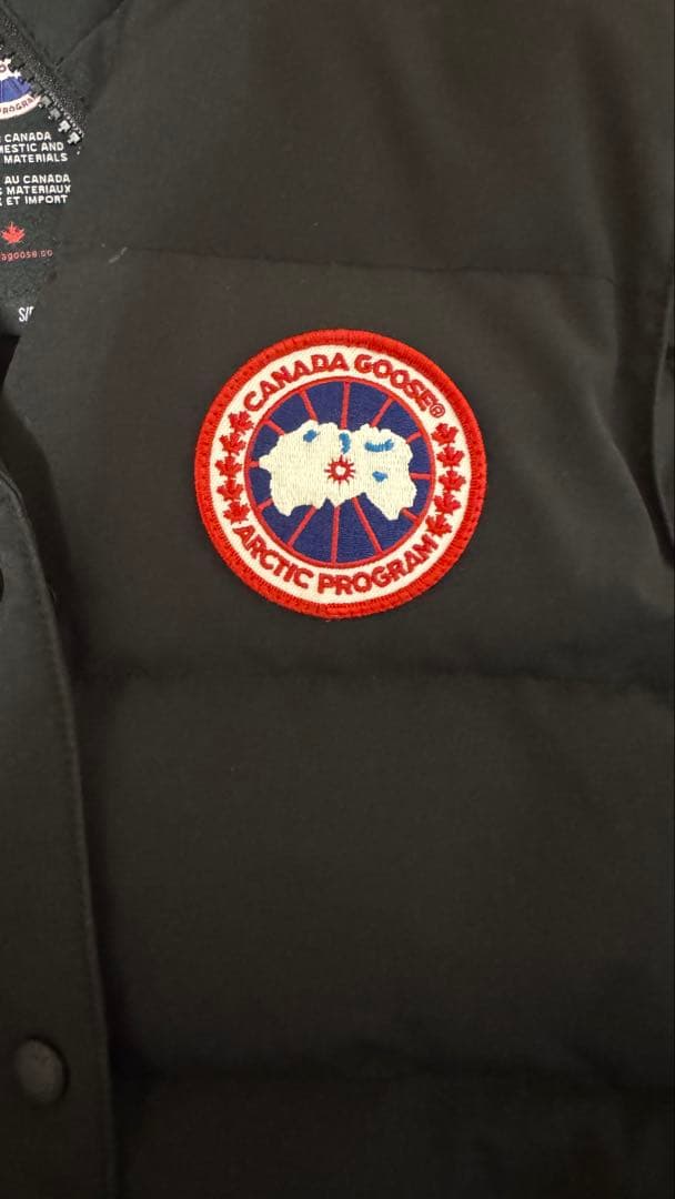 【美品】カナダグース ブラックダウンベスト S 2832L