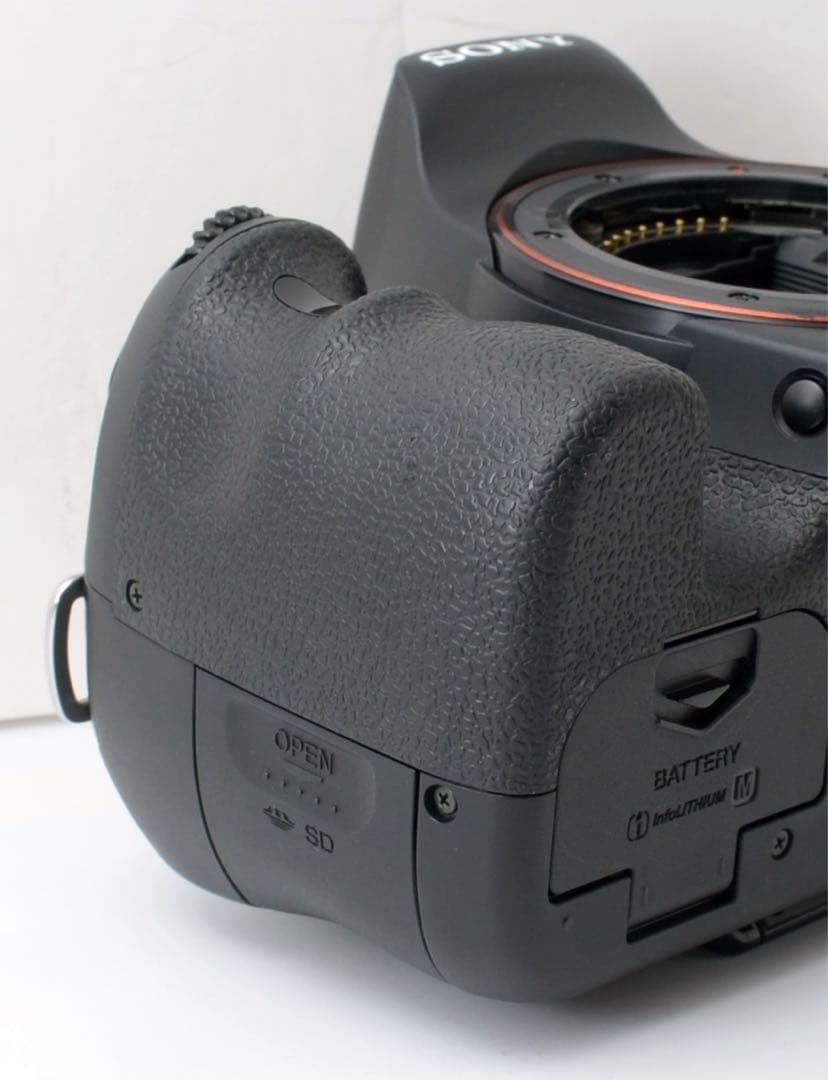 S数約2620回！SONY α58★トリプルレンズ★転送★カメラバック付き