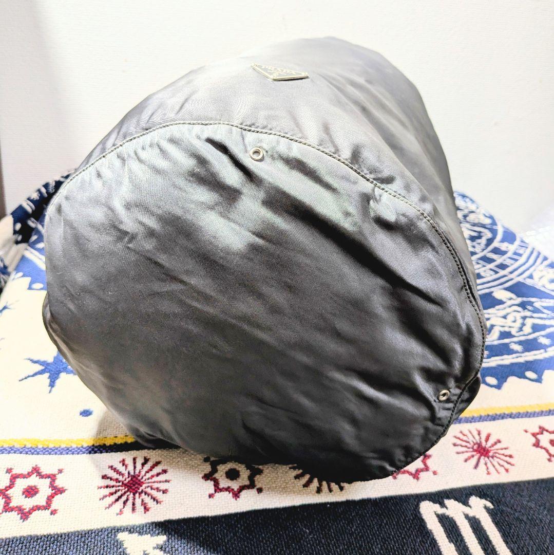 PRADA プラダ 筒型 ショルダーバッグ ナイロン カーキ