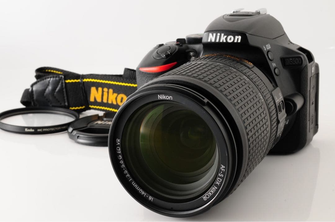 【美品・SC:8,443回】 ニコン Nikon D5500 18-140mm