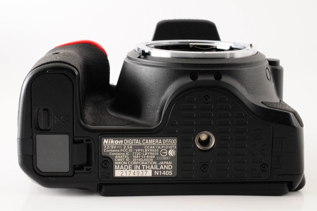 【美品・SC:8,443回】 ニコン Nikon D5500 18-140mm