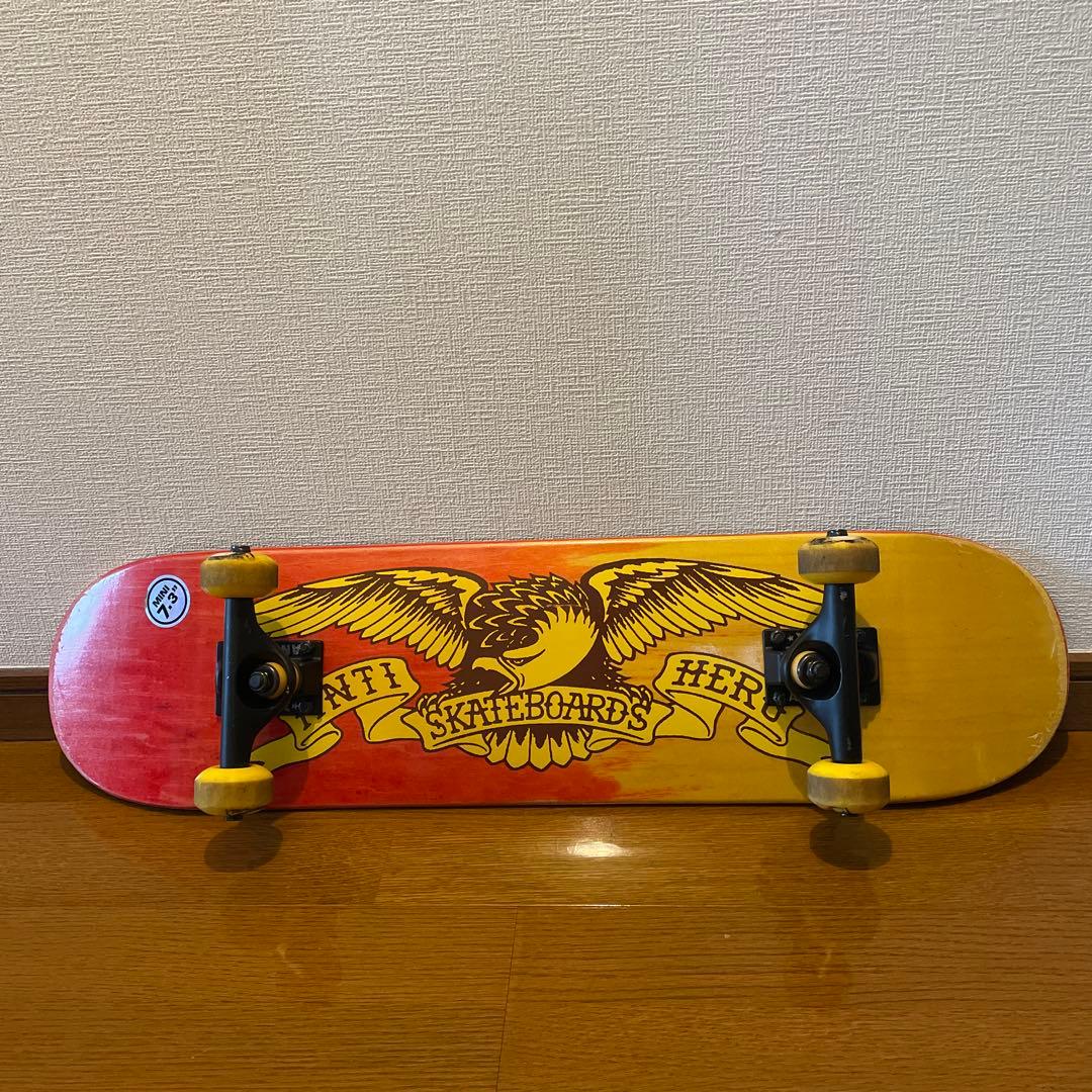 子供用　アンチヒーロー　スケートボード　コンプリート　7.3 ミニ