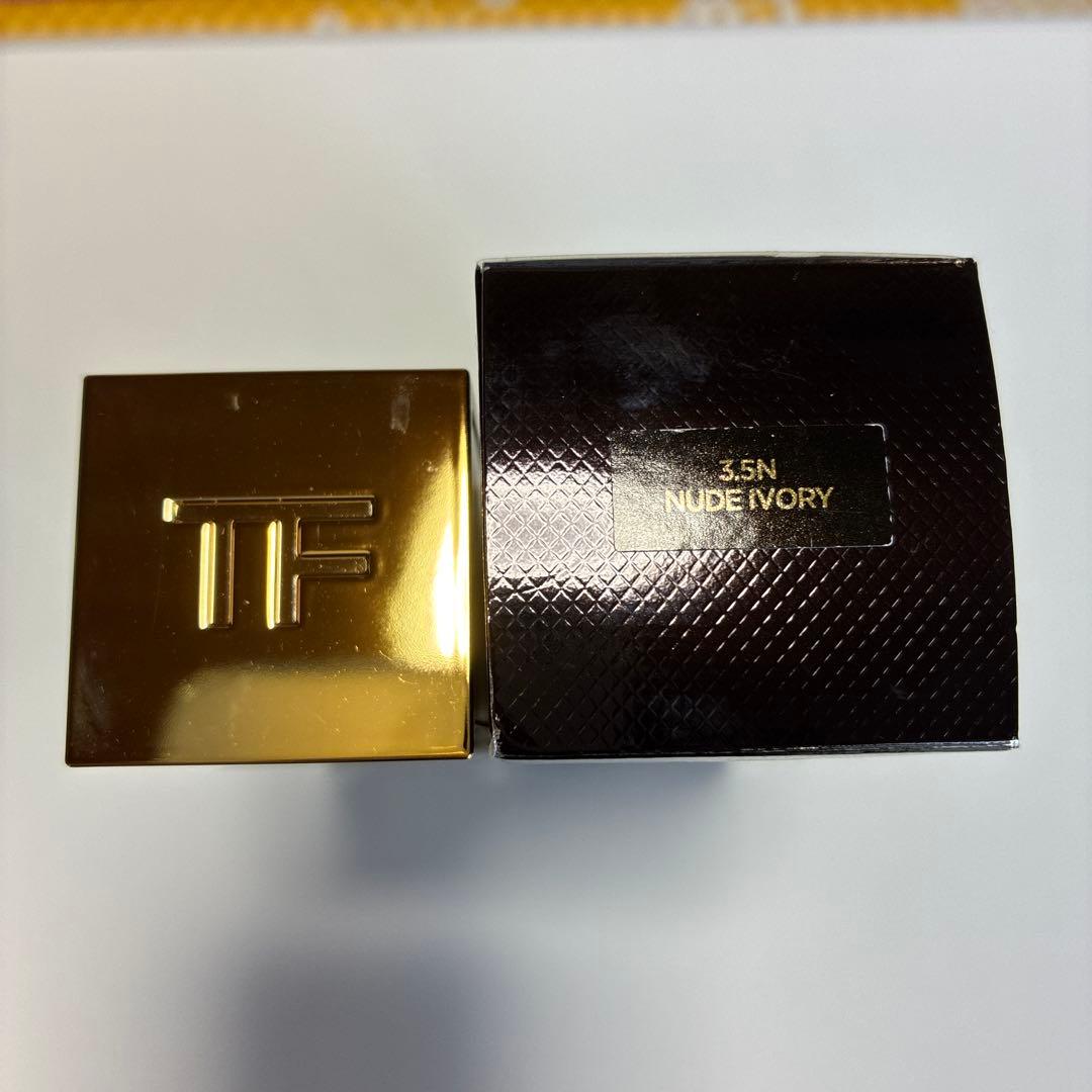 TOMFORD新作アーキテクチャーラディアンスハイドレーティングファンデーション