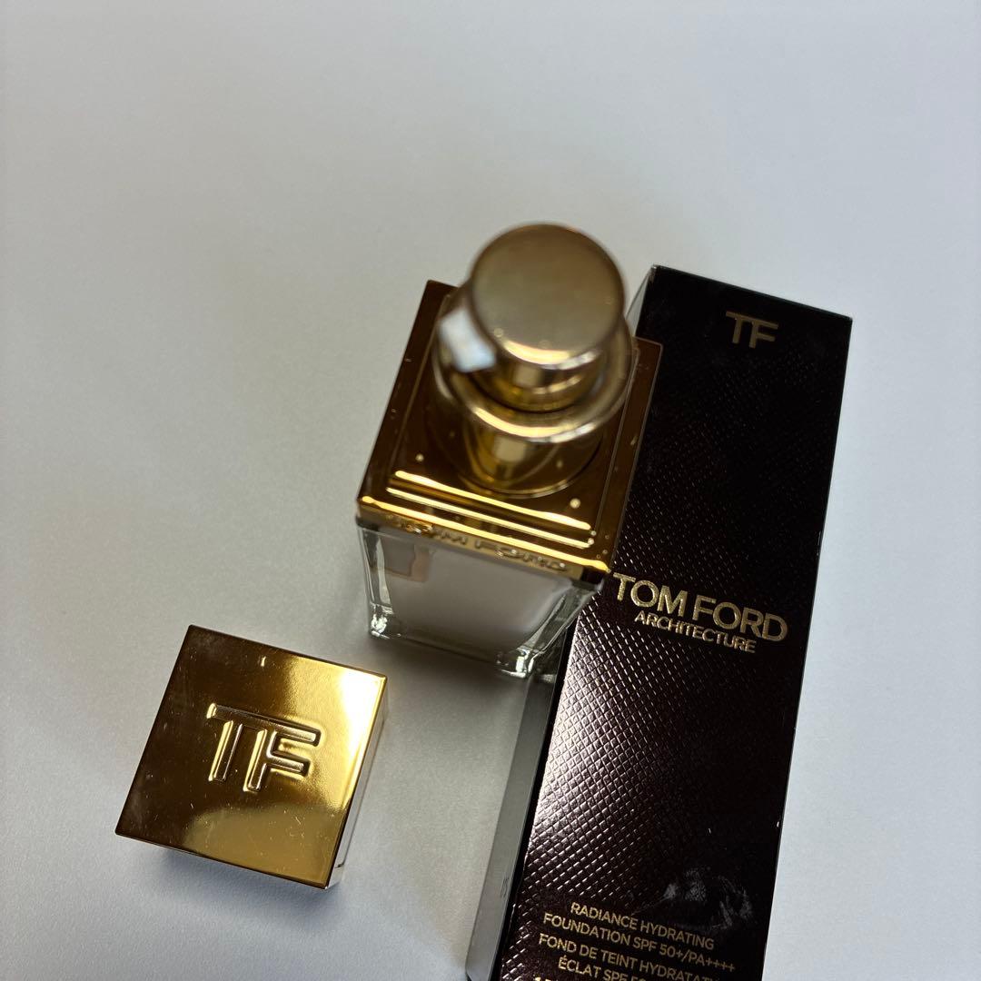 TOMFORD新作アーキテクチャーラディアンスハイドレーティングファンデーション