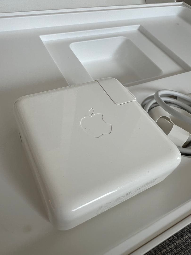 MacBook Pro 13インチ 2016年モデル／タッチバー付き【ジャンク】