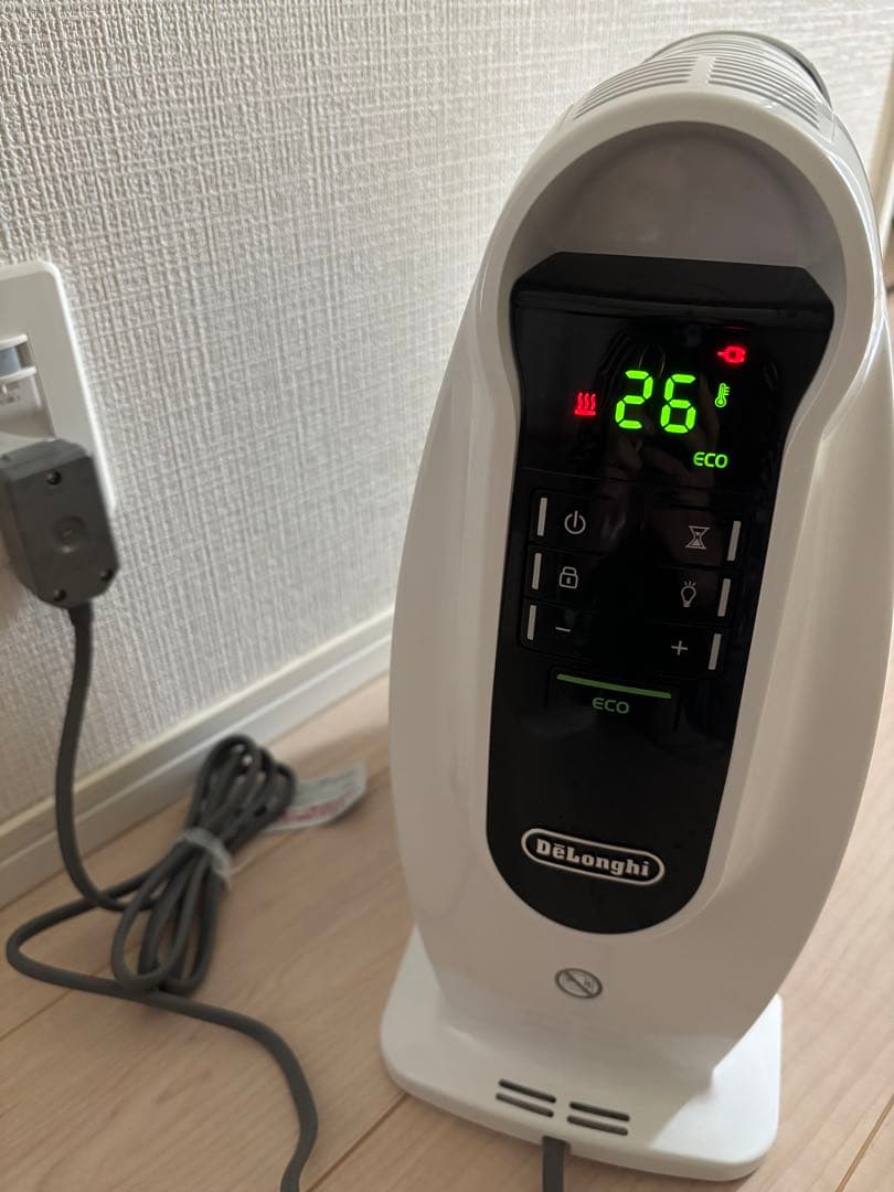 De'Longhi ミニオイルヒーター NJ0505E