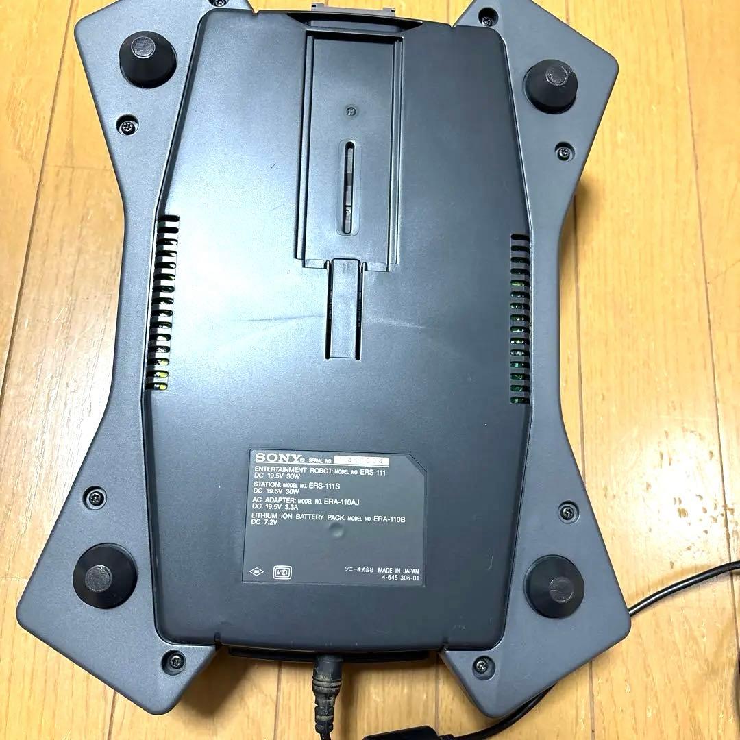 a*1様 SONY AIBO ERS-111 シルバー色　犬　ジャンク品