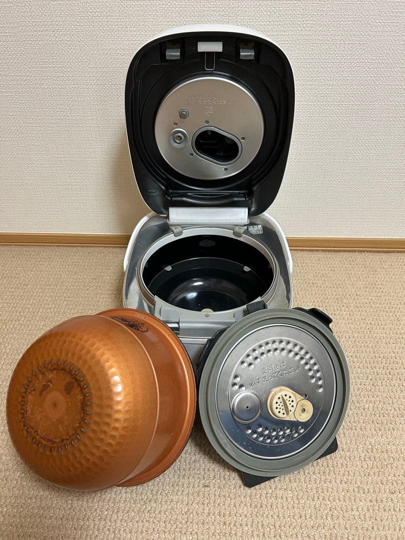 東芝 TOSHIBA 炊飯器　RC-10VSN