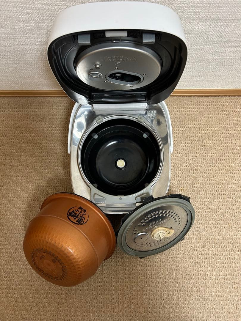 東芝 TOSHIBA 炊飯器　RC-10VSN