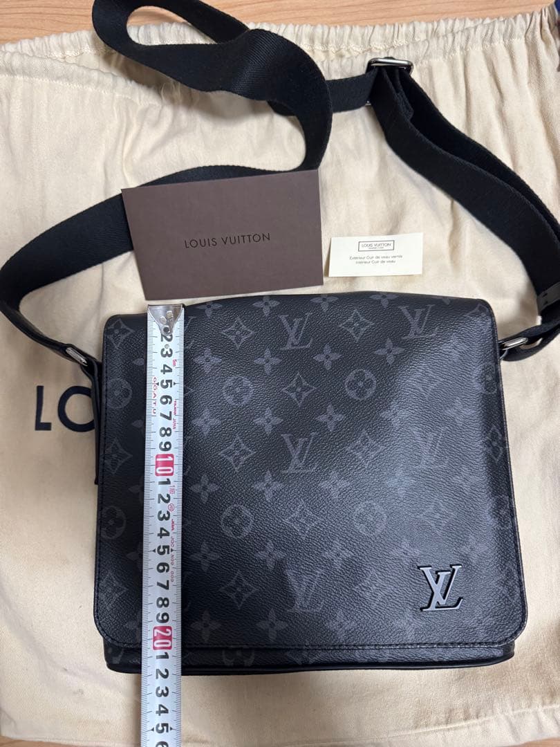 Louis Vuitton ブラックメッセンジャーバッグ『週末三日間限定セール』