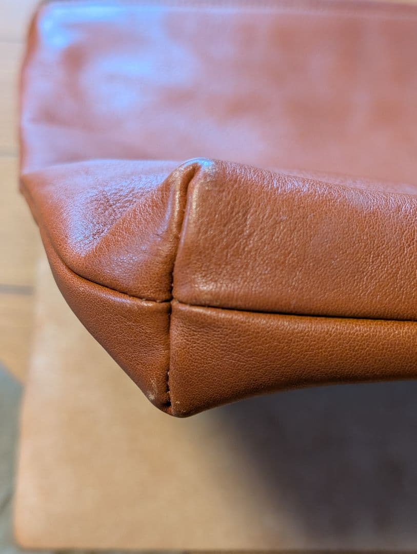 イル・ビゾンテ　レザーショルダーバッグ