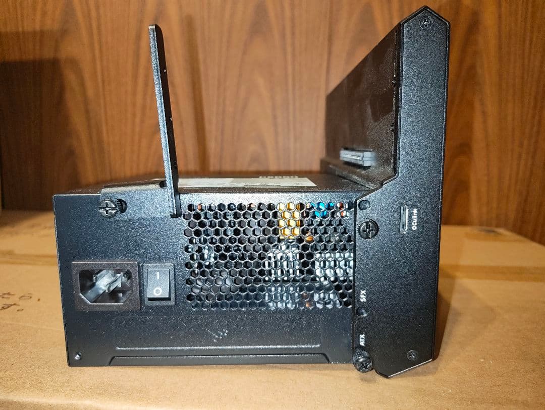 美品 Minisforum DEG1 + Corsair 650W 電源