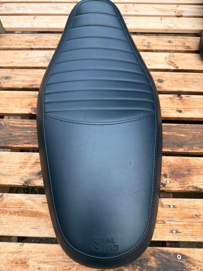  Enfield ハンター350用 アンコ抜き純正シート