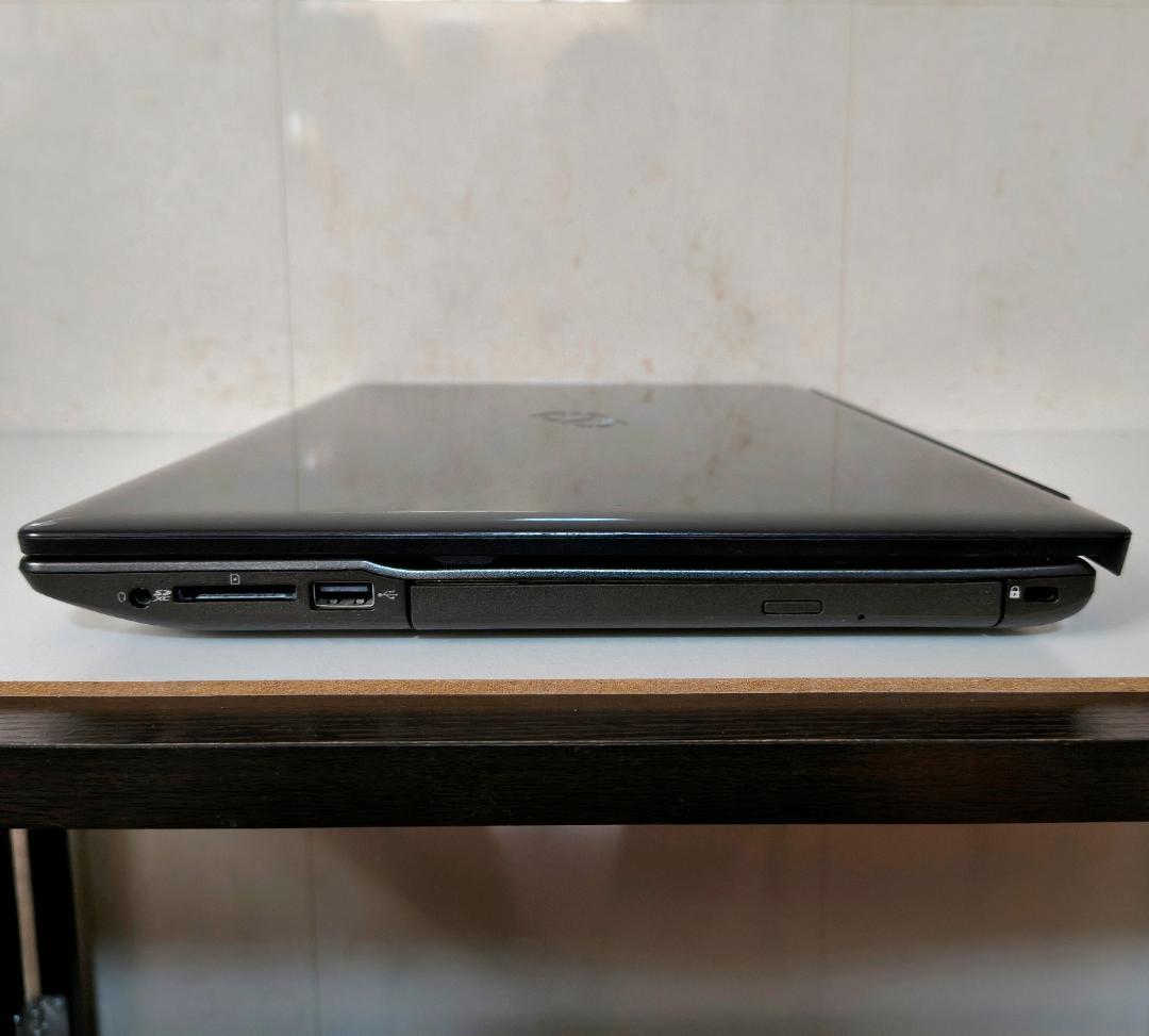 富士通　FMV　LIFEBOOK　Core i5　16GB　SSD 512GB