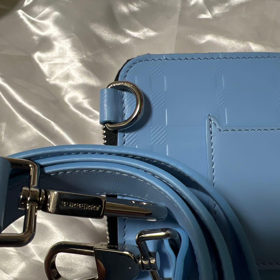 未使用　バーバリーロンドン ユニセックス水色 クロスボディバッグ