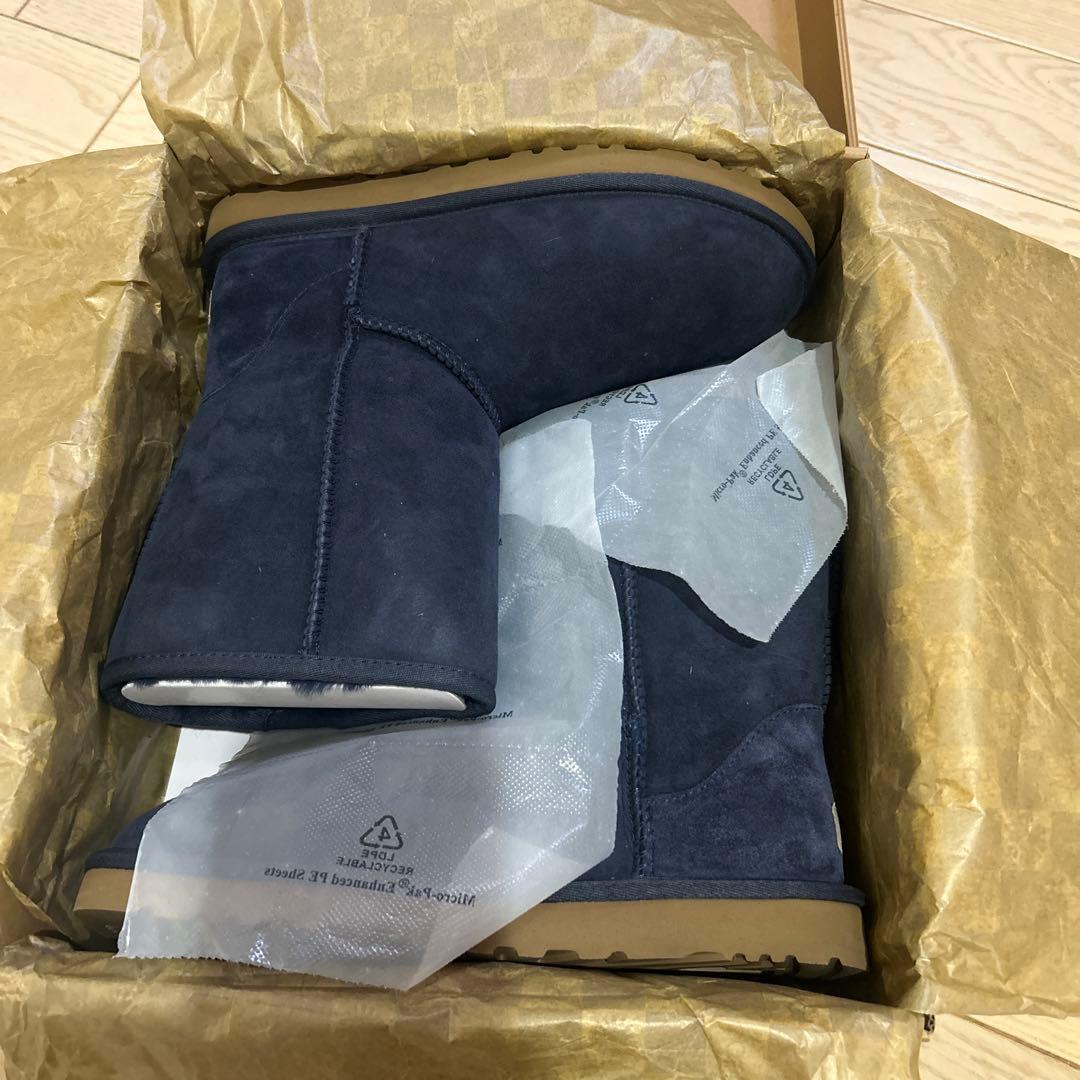新品未使用　UGG ネイビー ムートンブーツ