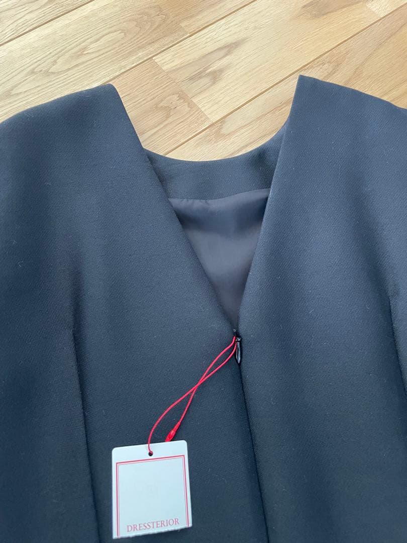 新品未使用　ドレステリア　★☆ シルエットワンピース　黒