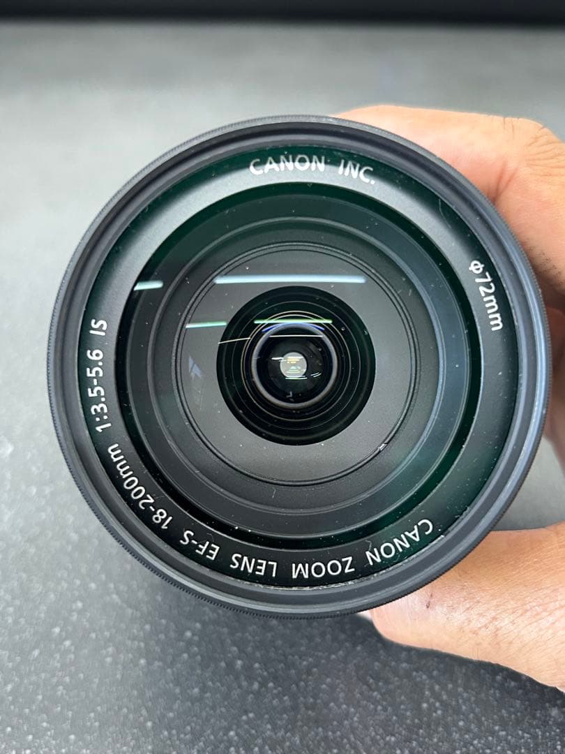 Canon キャノン　EF-S 18-200mmF3.5-5.6 IS