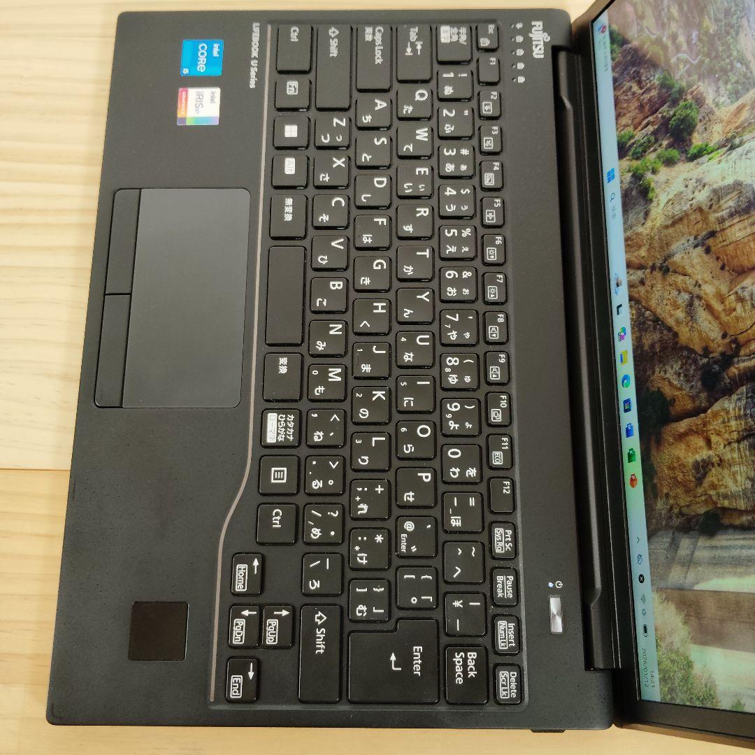 日本製 Fujitsu U9313 爆速 第13世代i5搭載 爆速 256GB