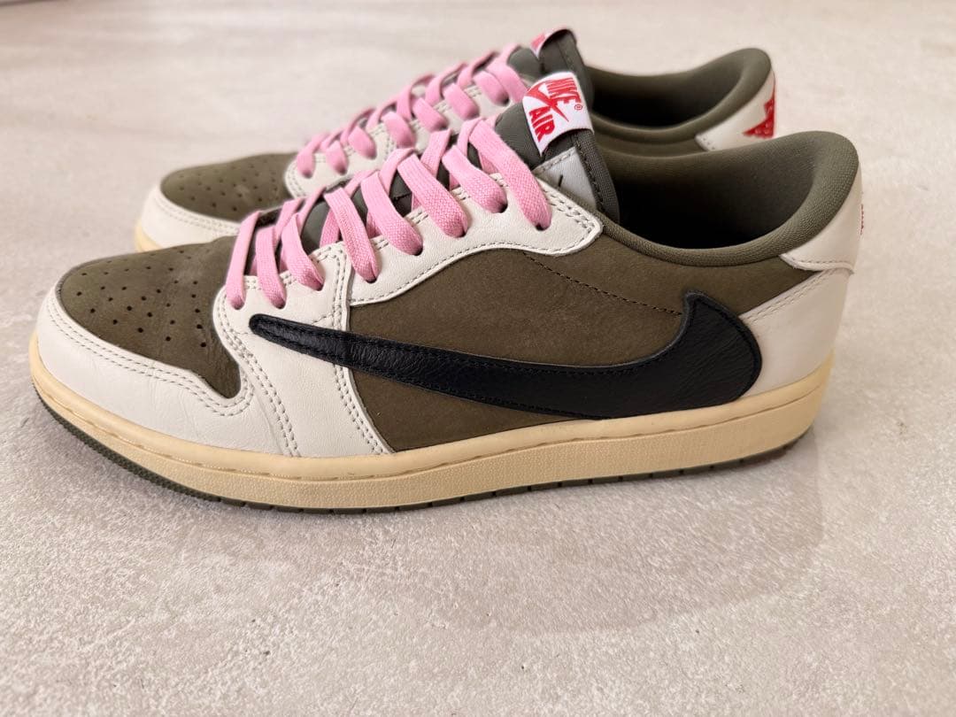 NIKE トラビススコット エアジョーダン1