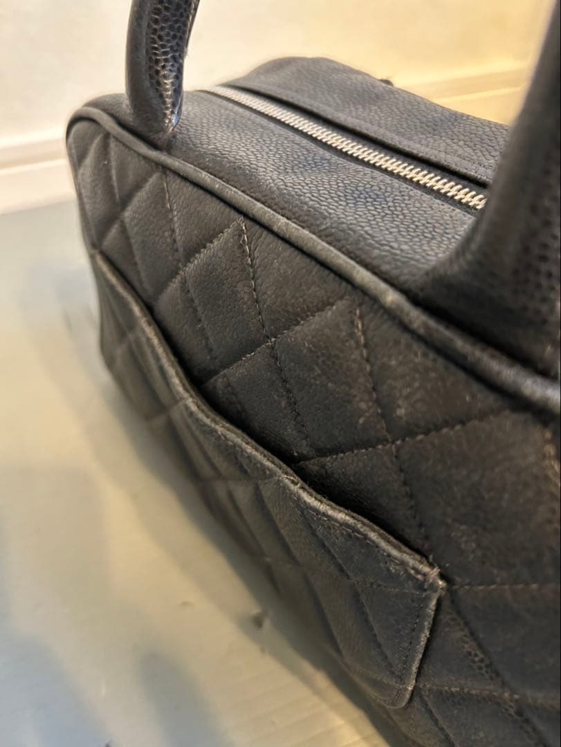 CHANEL ブラック ハンドバッグ キルティング