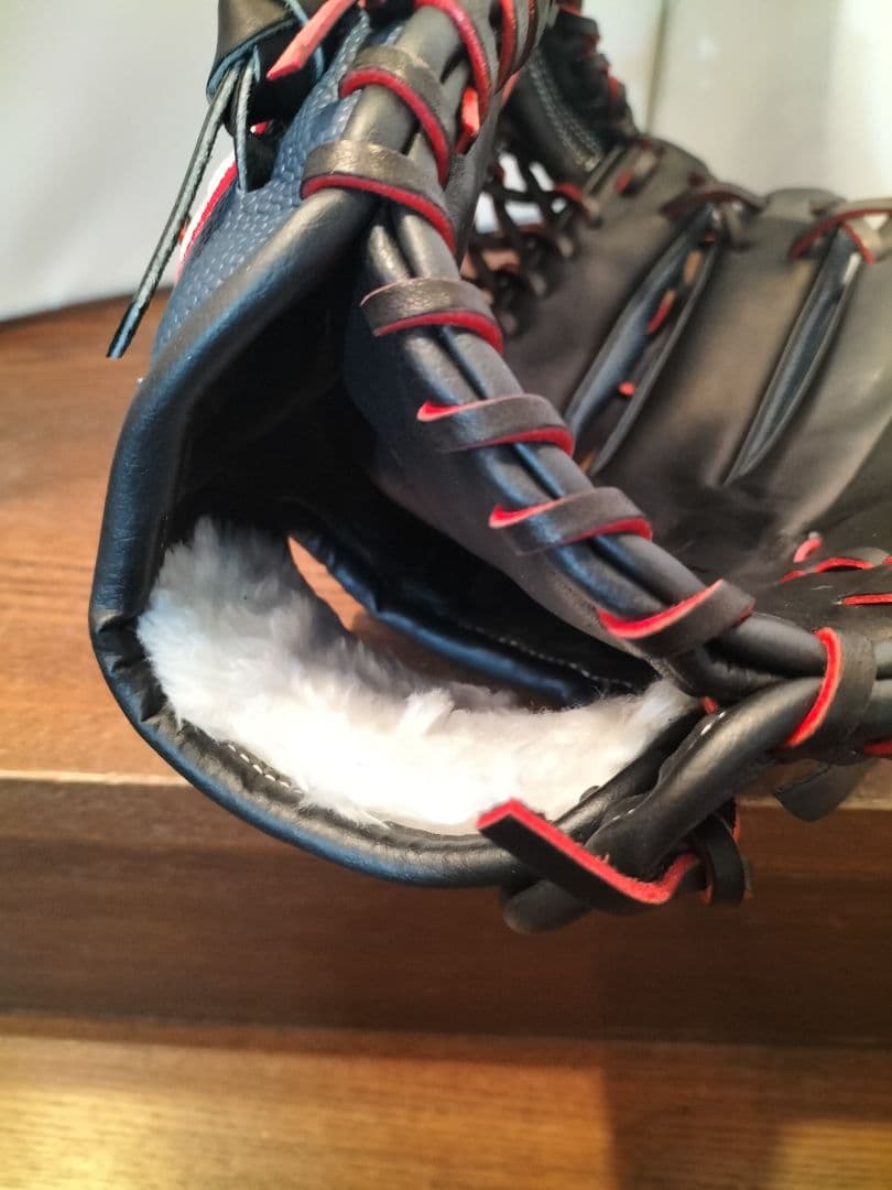 未使用品　ウィルソンwilson D-MAX 軟式　ユーティリティ 右投げ