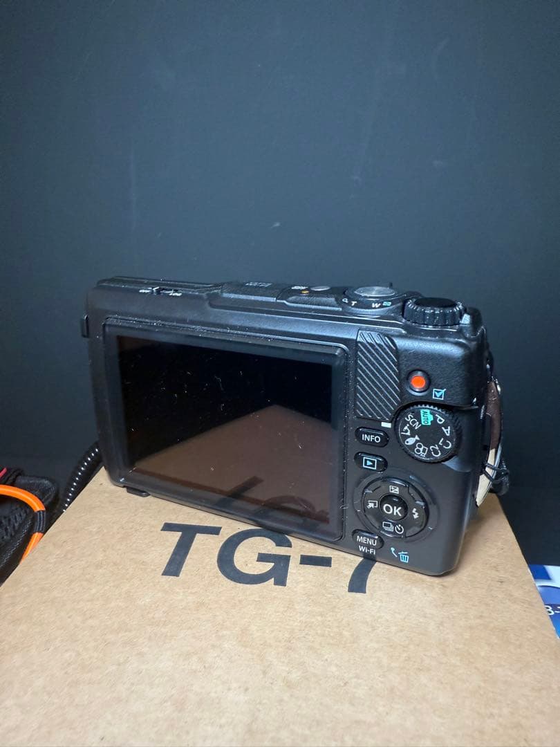 オリンパス Tough TG-7 ブラック 防水カメラ レンズバリア付