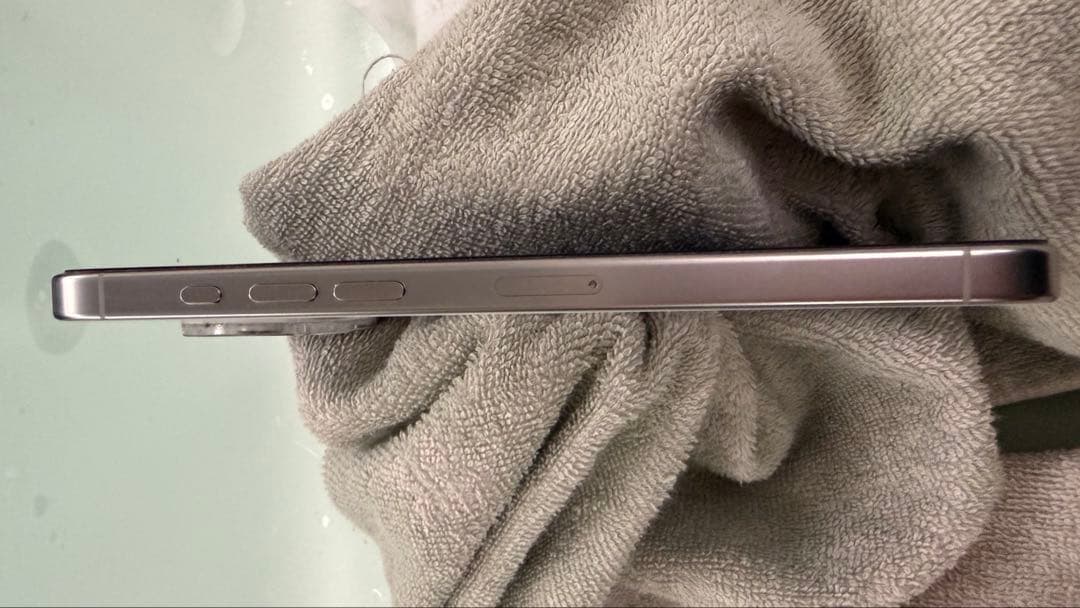 iPhone 16 promax 256GB ホワイトチタニウム 美品　98%