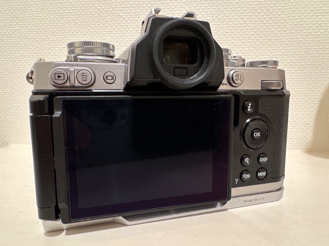 【桜】Nikon zfc 16-50 VR レンズ、予備バッテリー