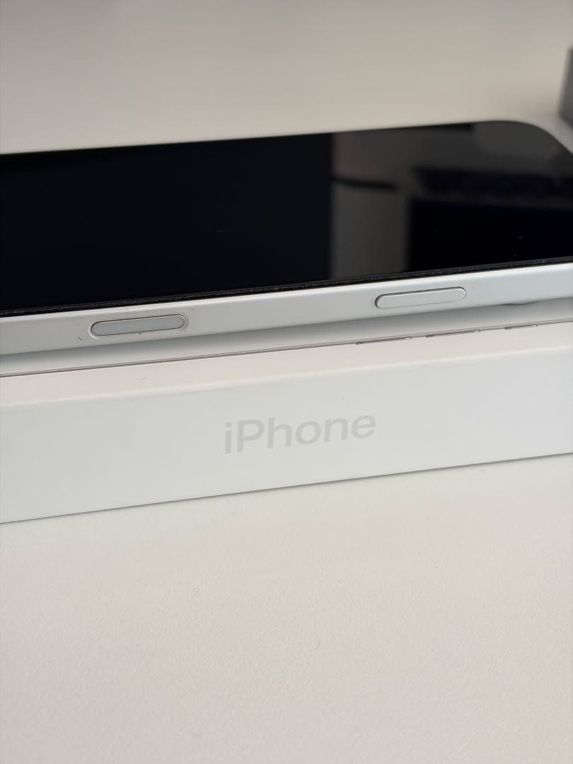 Apple iPhone 16 Plus 128GB ホワイト ケースフィルム付