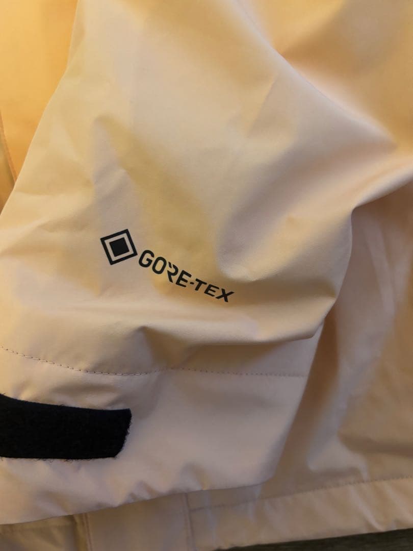 686 GORE-TEX Core shell ピンク　ジャケット