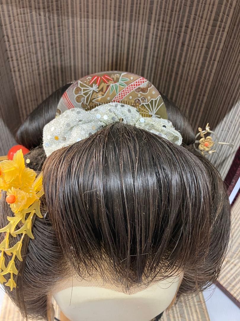 辰巳商会　高級日本髪かづら　かつら　かんざし髪飾り付芸者　コスプレ　ケース付