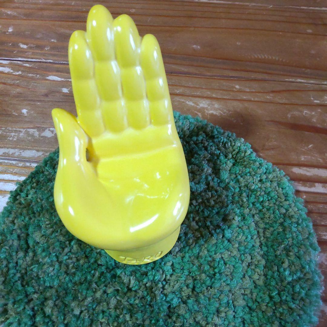 ＼芸術は爆発だ／岡本太郎の手の椅子ミニチュアver＼8982／