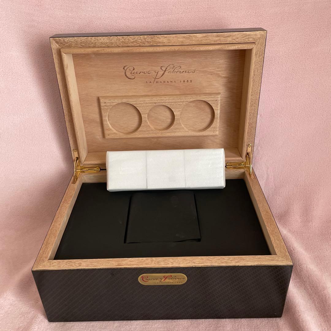クエルボ・イ・ソブリノス　時計箱　ケース　葉巻収納箱　時計ケース　小物入れ