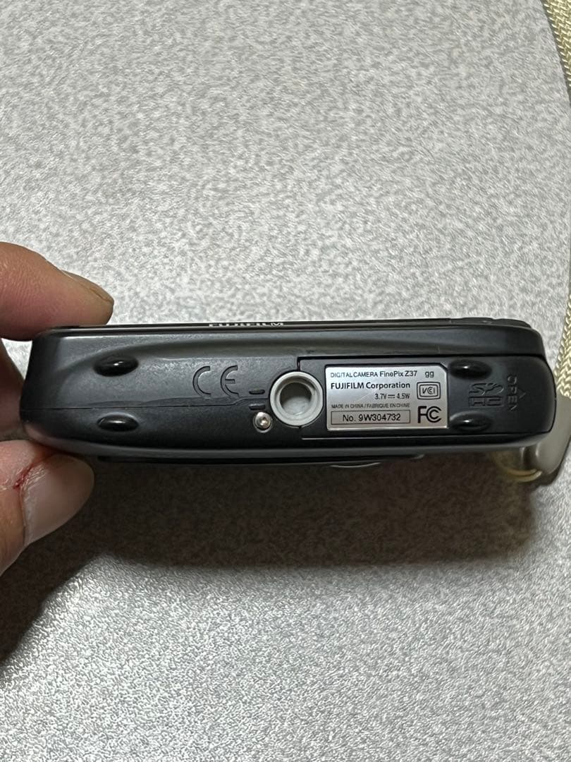 FUJIFILM FINEPIX Z37 コンパクトデジタルカメラ