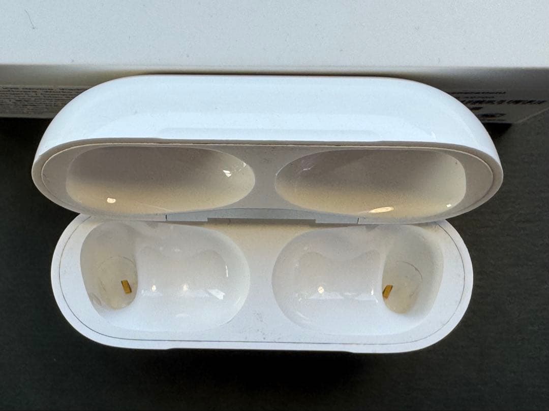 AirPods Pro 2nd Generation 本体　オマケ付き