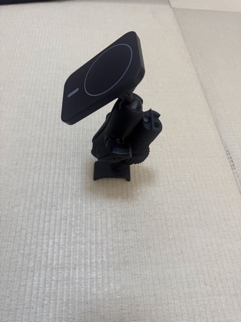 ディフェンダー用　モバイルホルダー