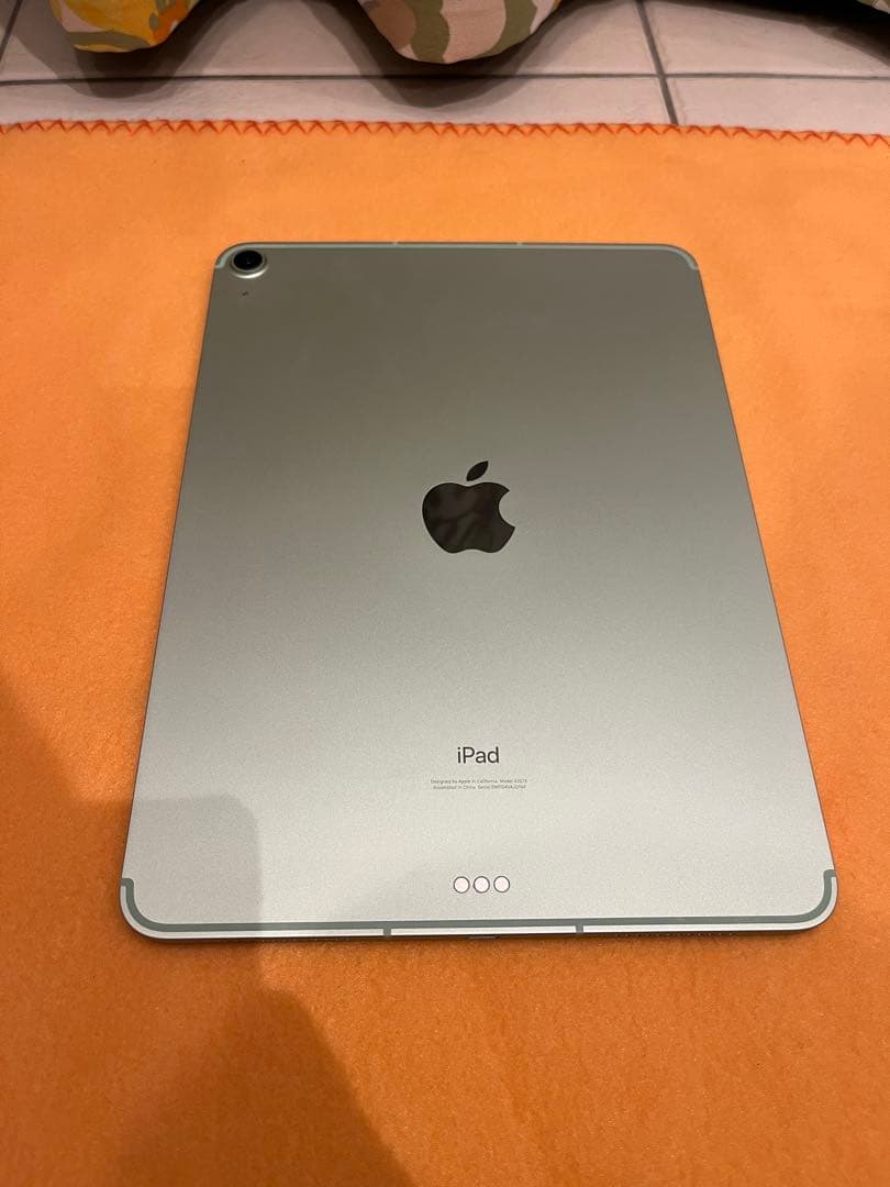 iPad本体 iPad Air 4 64GB Wi-Fi + Cellular 10.9