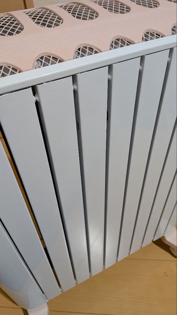 デロンギ 　ワンシーズンのみ使用　オイルヒーター 【RHJ75V0915-PK】