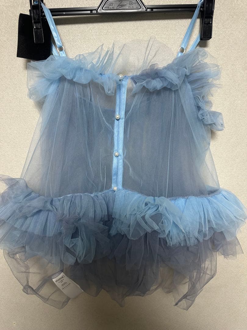 VIVIANO × jurk 水色チュールフリルキャミソール