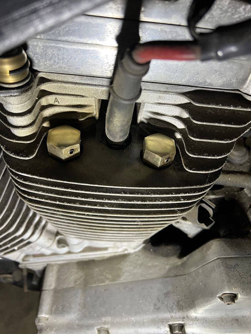 ハーレーダビッドソン ヘッドボルトカバー　六角タイプ 真鍮