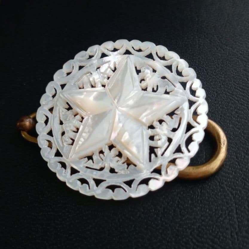 ベツレヘムパール 貝ボタン ブローチ 星 五芒星 工芸品 キルトピン付き