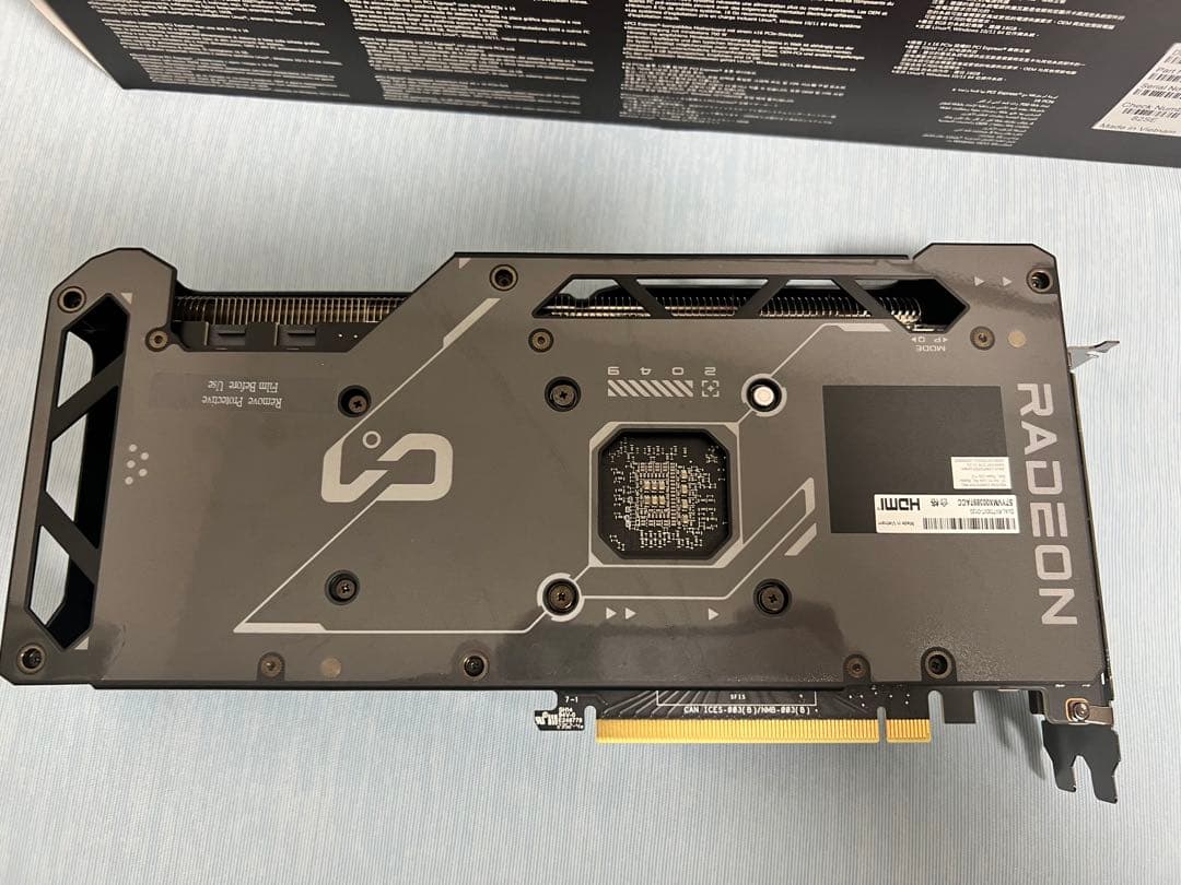 グラフィックボード・グラボ・ビデオカード ASUS Radeon RX7700XT 12GB